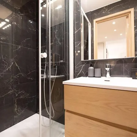 Confortable Et Moderne - Centre Apartment