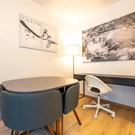 Confortable Et Moderne - Centre Apartment *